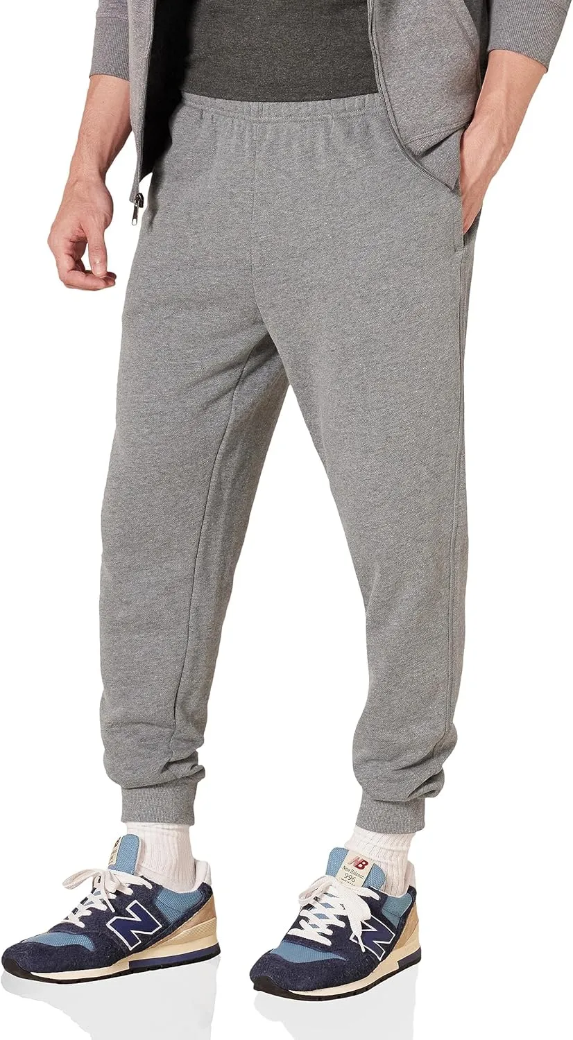 Amazon Essentials Men's Relaxed Joggers Sweatpants, Fleece, Comfortable Fit