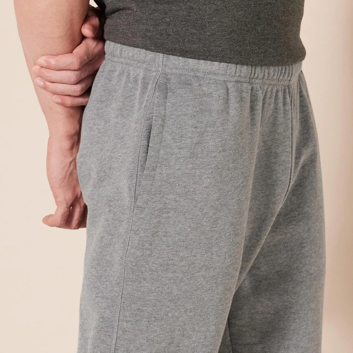 Amazon Essentials Men's Relaxed Joggers Sweatpants, Fleece, Comfortable Fit