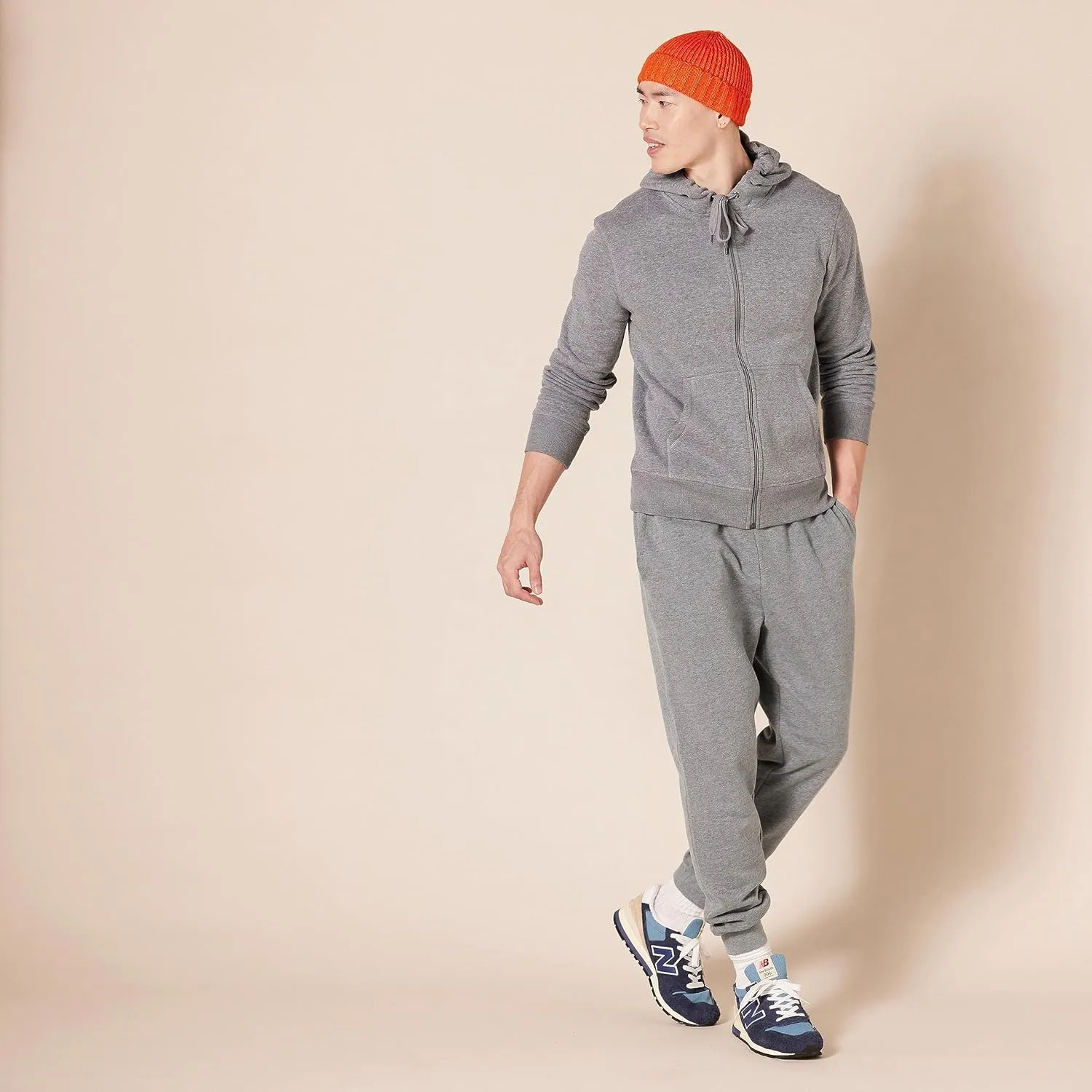 Amazon Essentials Men's Relaxed Joggers Sweatpants, Fleece, Comfortable Fit
